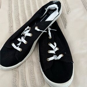 Black sneakers wide width